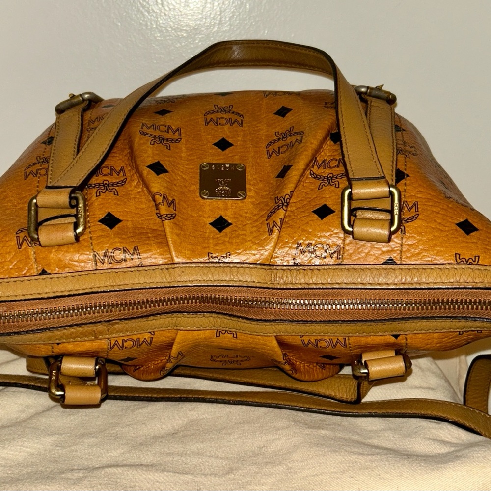 MCM Visetos Cognac Tote Bag . With Crossbody strap - Picture 14 of 16